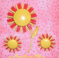 Image for Daisy/Daisies Flowers Retro Mod Vintage 1960s Enamel “Flower Power” Brooch-Pin & Clip-On Earrings Suite/Set <b><span style='color:red'> *****FIRST CLASS SHIPPING INCLUDED – DOMESTIC ORDERS ONLY!***** </span></b><span style='color:purple'>